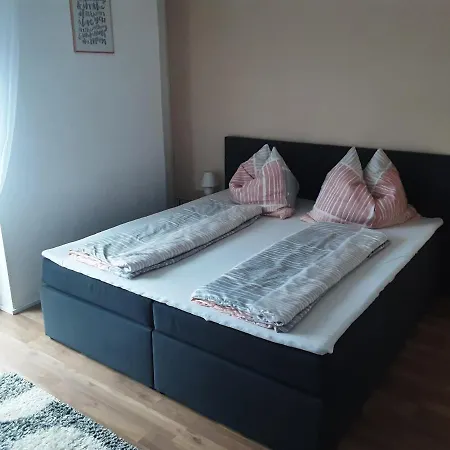 - Apartment Treffen